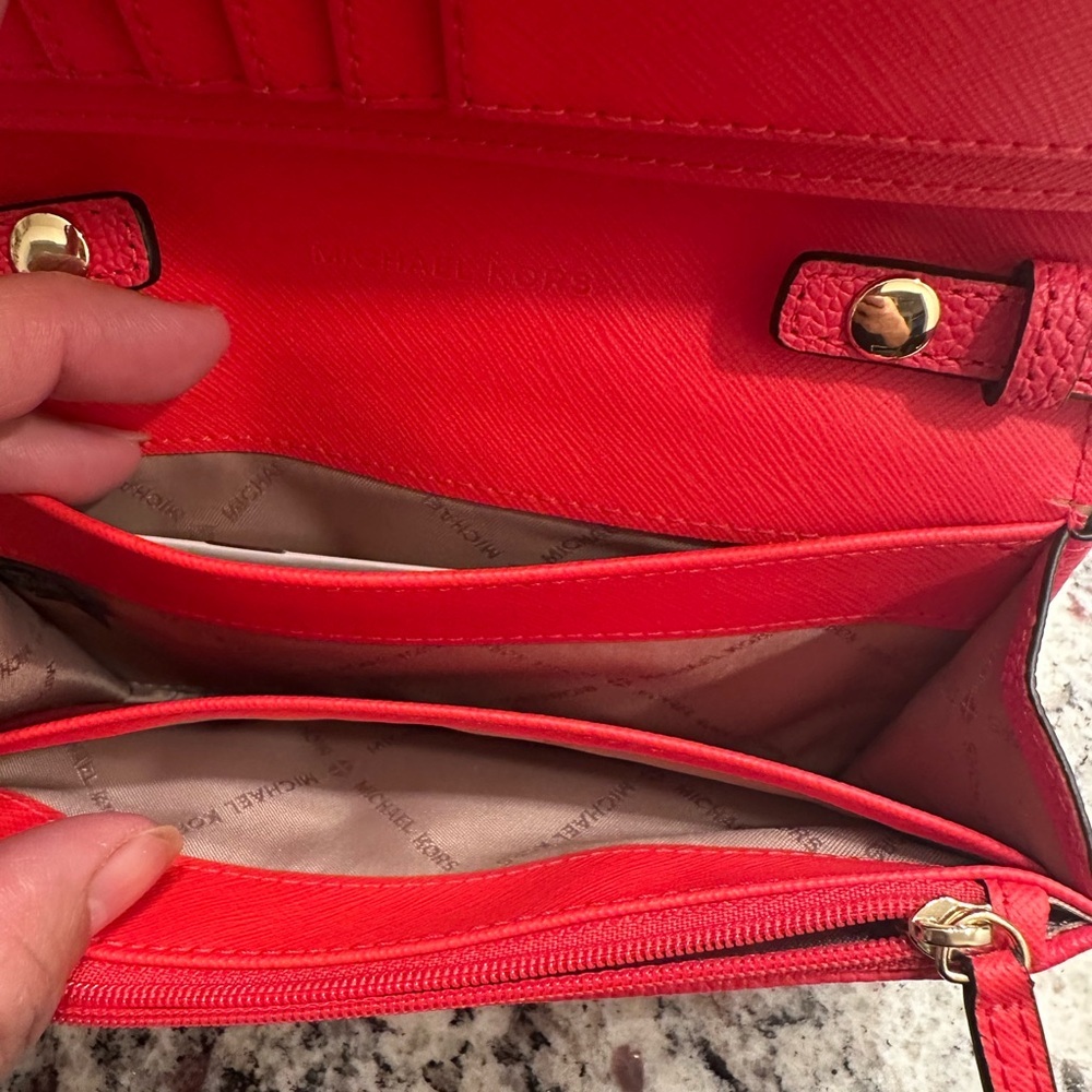 Michael Kors Jet Set Travel 3-in-1 Crossbody Bag Purse - Color: Coral Reef - Picture 8 of 10
